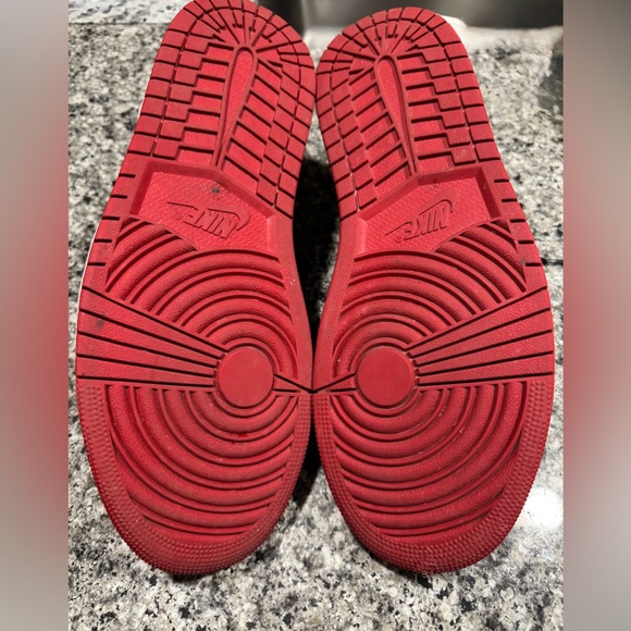 Air Jordan 1 Low "Alternate Bred Toe Black/Gym Red-White size 10 - Picture 7 of 11